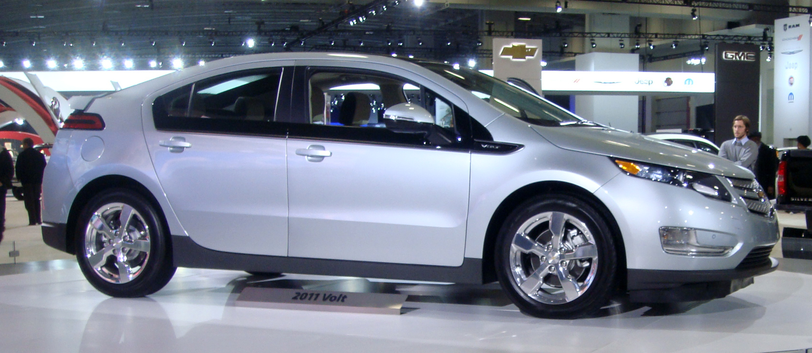 Chevrolet Volt plug-in hybrid, side profile